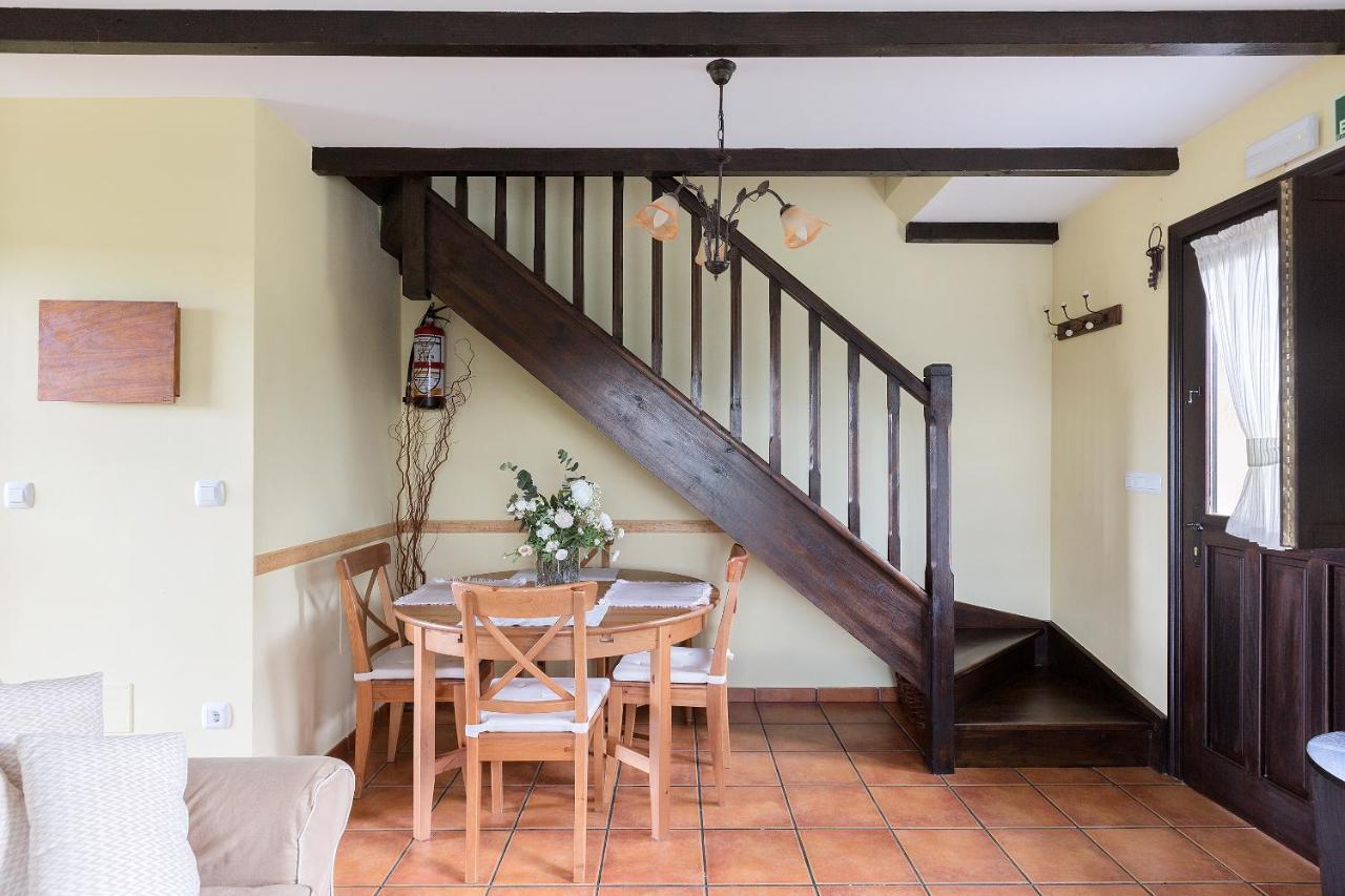 Casa Covarrubias サンティリャーナ・デル・マル エクステリア 写真